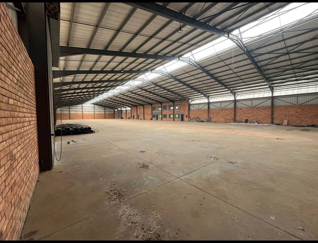 3,200M² WAREHOUSE FOR SALE IN WITHOK ESTATE
